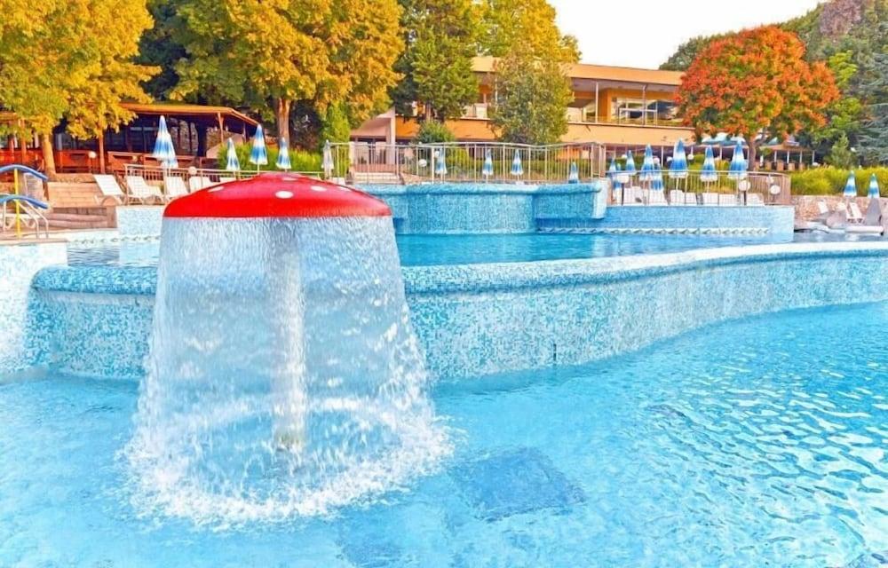 Hotel Orhidea البينا المظهر الخارجي الصورة