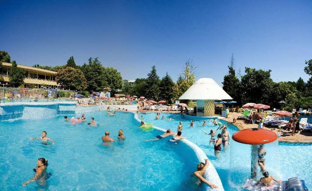 Hotel Orhidea البينا المظهر الخارجي الصورة