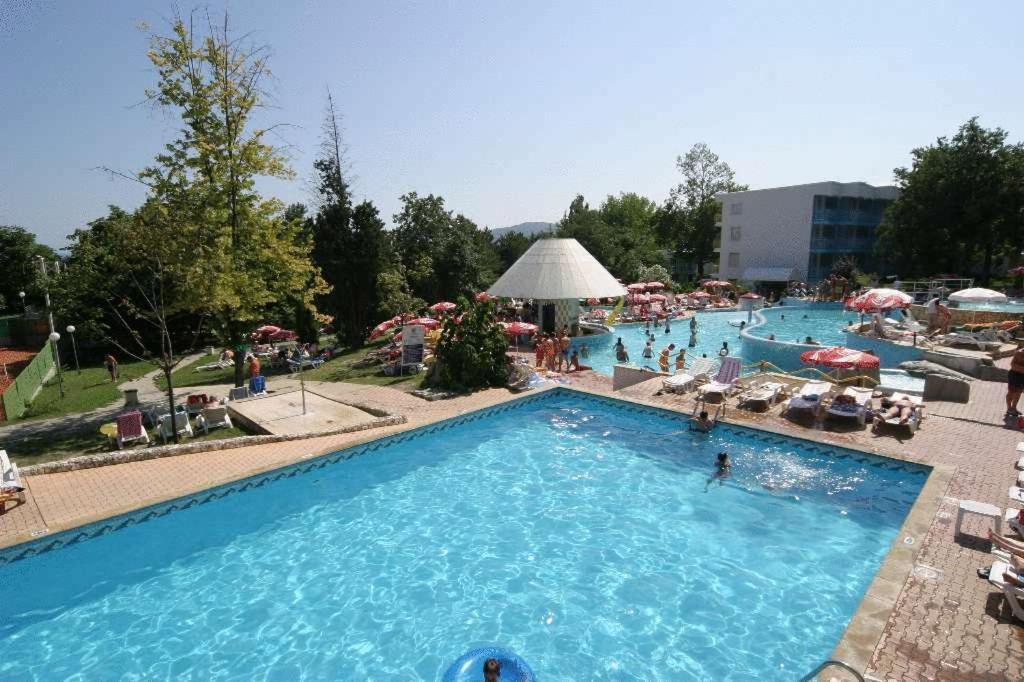 Hotel Orhidea البينا المظهر الخارجي الصورة