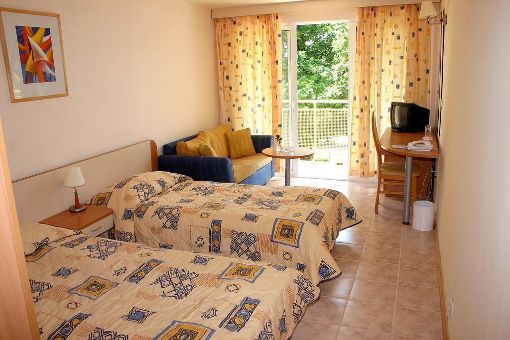 Hotel Orhidea البينا الغرفة الصورة